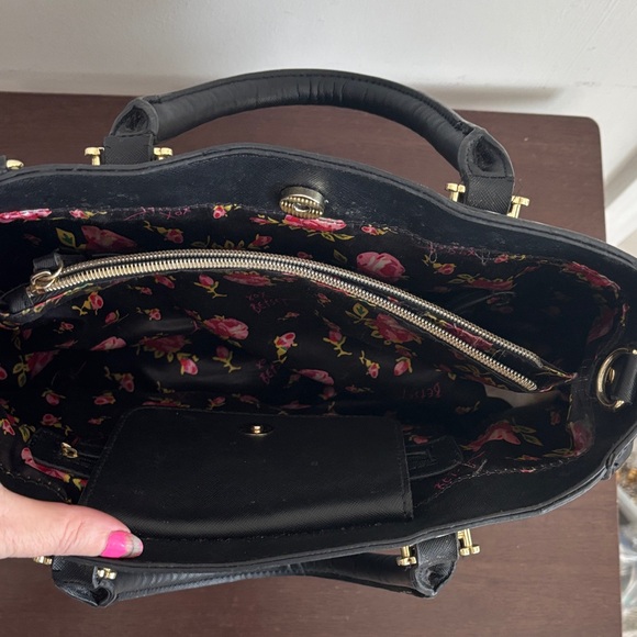 Betsey Johnson Black and White polka Dot Tote or large purse with rose interior - Picture 9 of 11